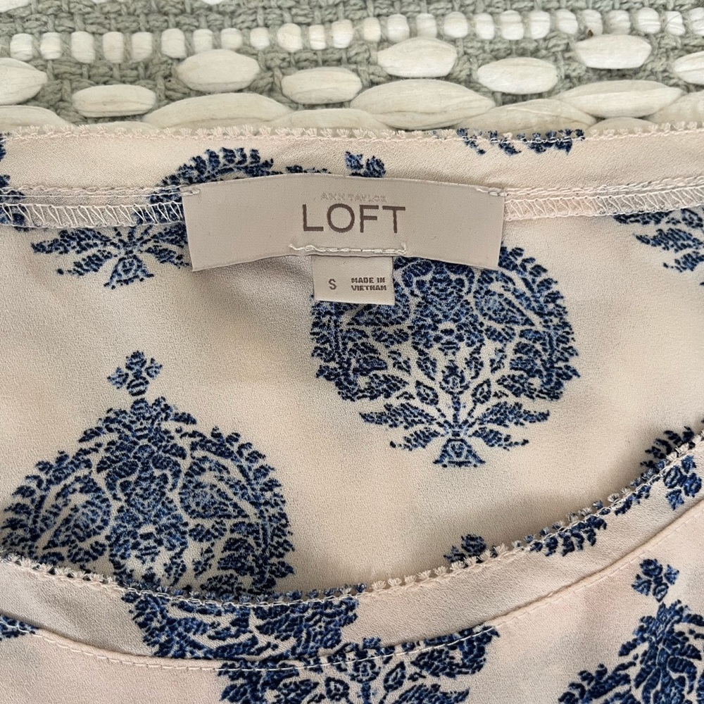 LOFT | Blue Patterned Blouse (S) - Picture 3 of 7